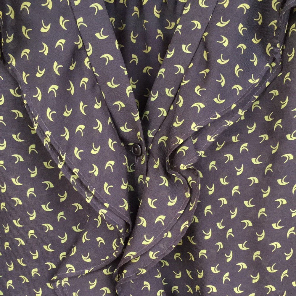 Loft Ruffle front button down blouse size medium - Picture 4 of 9